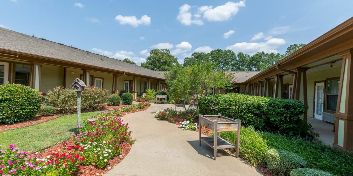 Azalea Trails Assisted Living and Memory Care Select Senior Communities